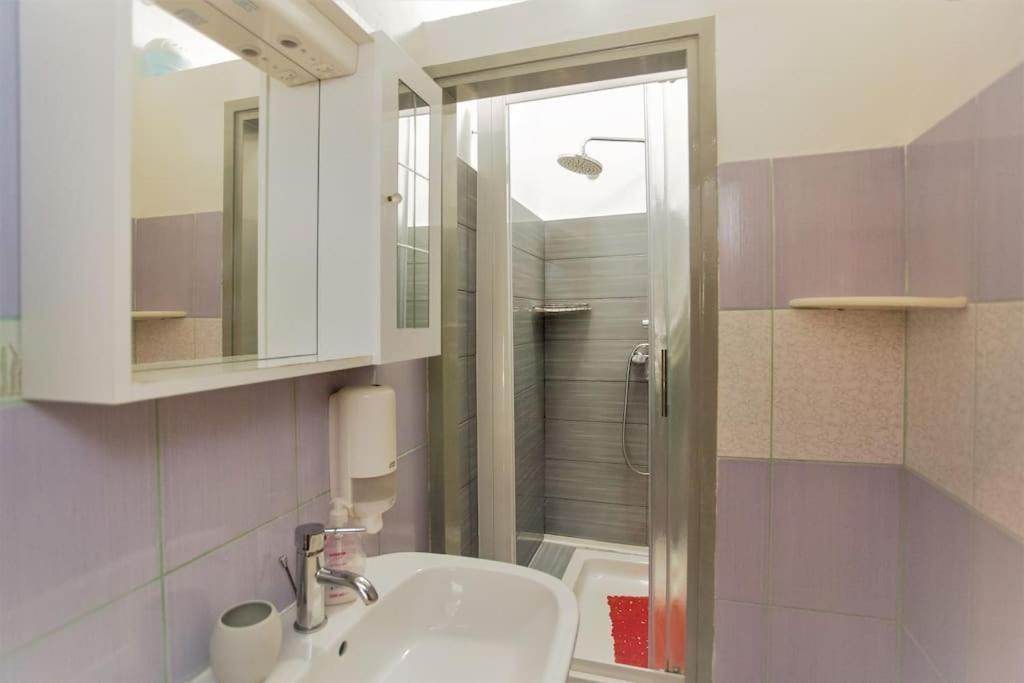 Appartamento Apartman Den,Rovinj Oaza U Centru Grada I Besplatnim Parkingom Esterno foto